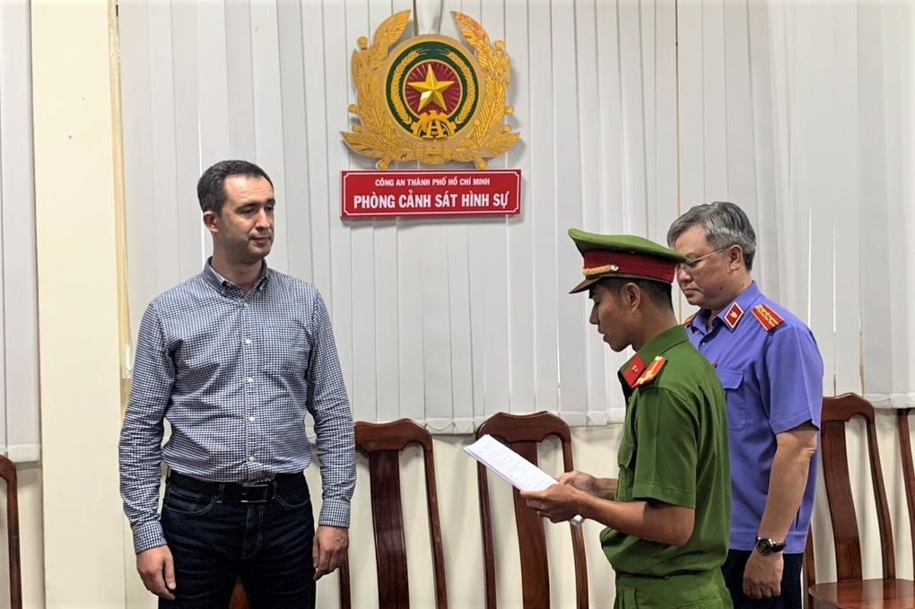 Ông trùm ngoại quốc điều hành 6 công ty tín dụng đen bị bắt - 1 Ông trùm ngoại quốc điều hành 6 công ty tín dụng đen bị bắt - 1