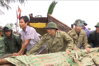 Phó Thủ tướng Vũ Đức Đam thị sát phòng chống bão tại Thanh Hóa