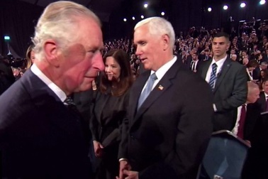 Video Thái tử Anh “phớt lờ” Phó tổng thống Mỹ