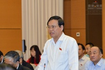 “Người chống tham nhũng, người… chống lưng, không biết ai chống thật, ai chống giả”