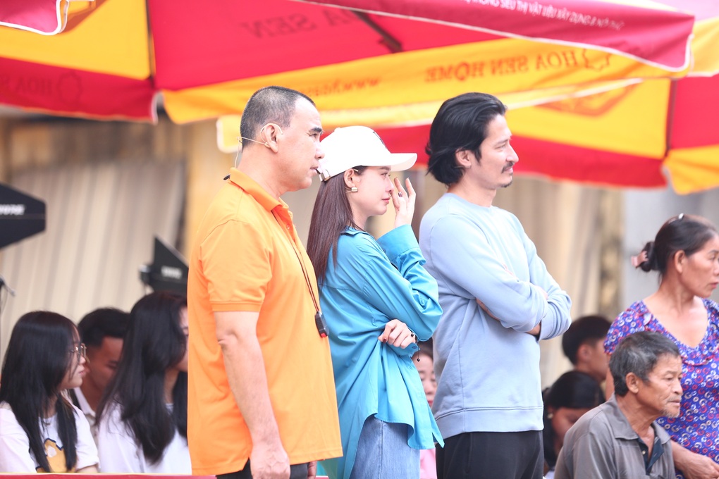 Trương Quỳnh Anh nghẹn ngào nhắc đến con trai 11 tuổi - 1 Trương Quỳnh Anh nghẹn ngào nhắc đến con trai 11 tuổi - 1