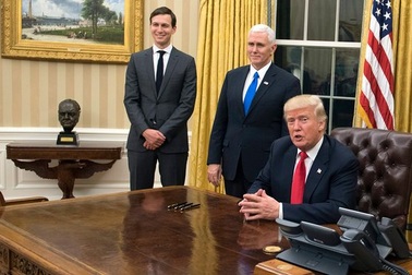 Tổng thống Trump đưa tượng cố Thủ tướng Anh về lại Nhà Trắng