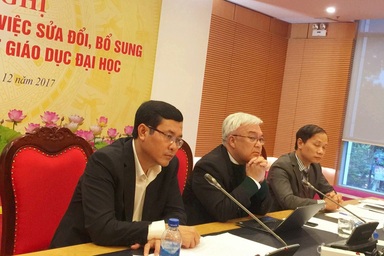 Không phân biệt bằng tại chức - chính quy: Thứ trưởng Bộ Giáo dục lên tiếng