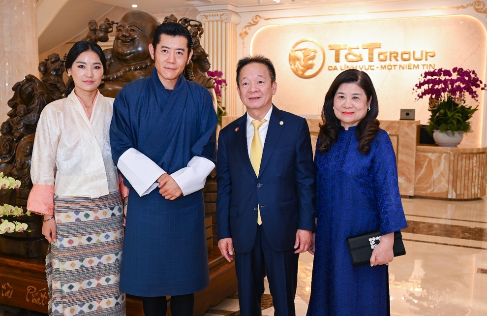 Quốc vương Bhutan và Hoàng hậu tới thăm Tập đoàn TT Group - 1 Quốc vương Bhutan và Hoàng hậu tới thăm Tập đoàn TT Group - 1