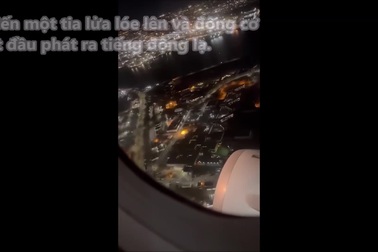 Khoảnh khắc động cơ máy bay phát nổ vì hút phải chim khi đang cất cánh