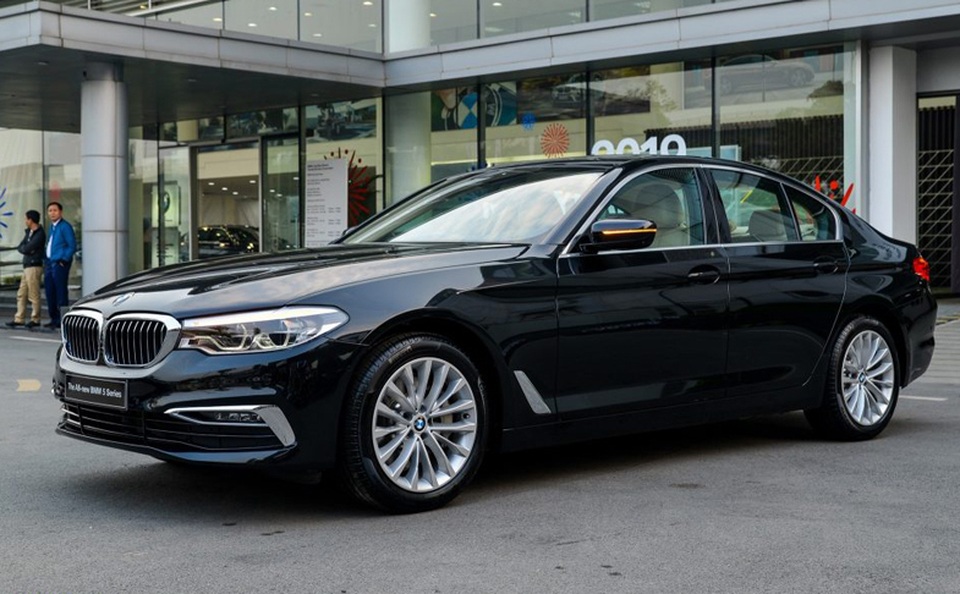 Xe BMW giảm giá hàng trăm triệu đồng, quyết đấu Mercedes-Benz - 1 Xe BMW giảm giá hàng trăm triệu đồng, quyết đấu Mercedes-Benz - 1
