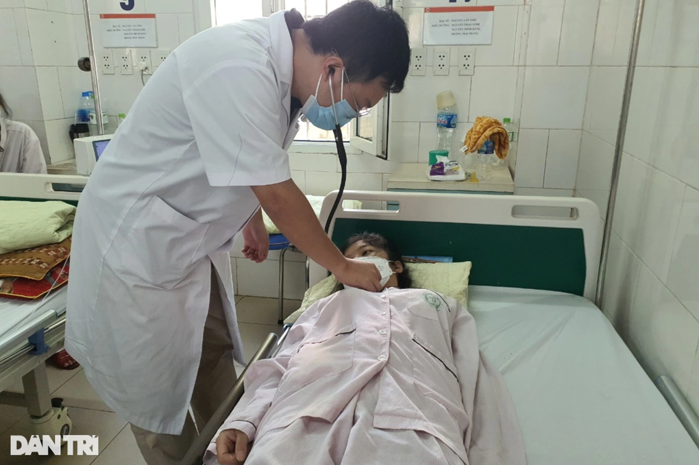 Thiếu 80 triệu đồng mổ tim, người mẹ trẻ xin bác sĩ cho về chờ chết - 1