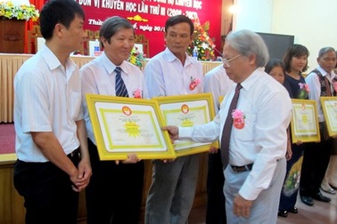 Huế: Trao thưởng cho các gia đình, dòng họ khuyến học