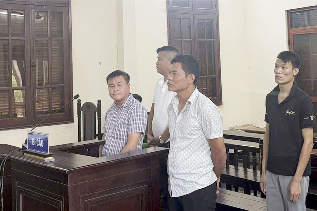 Bốn người lĩnh án tù vì ẩu đả tại quán bia ở Hải Phòng - 1 Bốn người lĩnh án tù vì ẩu đả tại quán bia ở Hải Phòng - 1