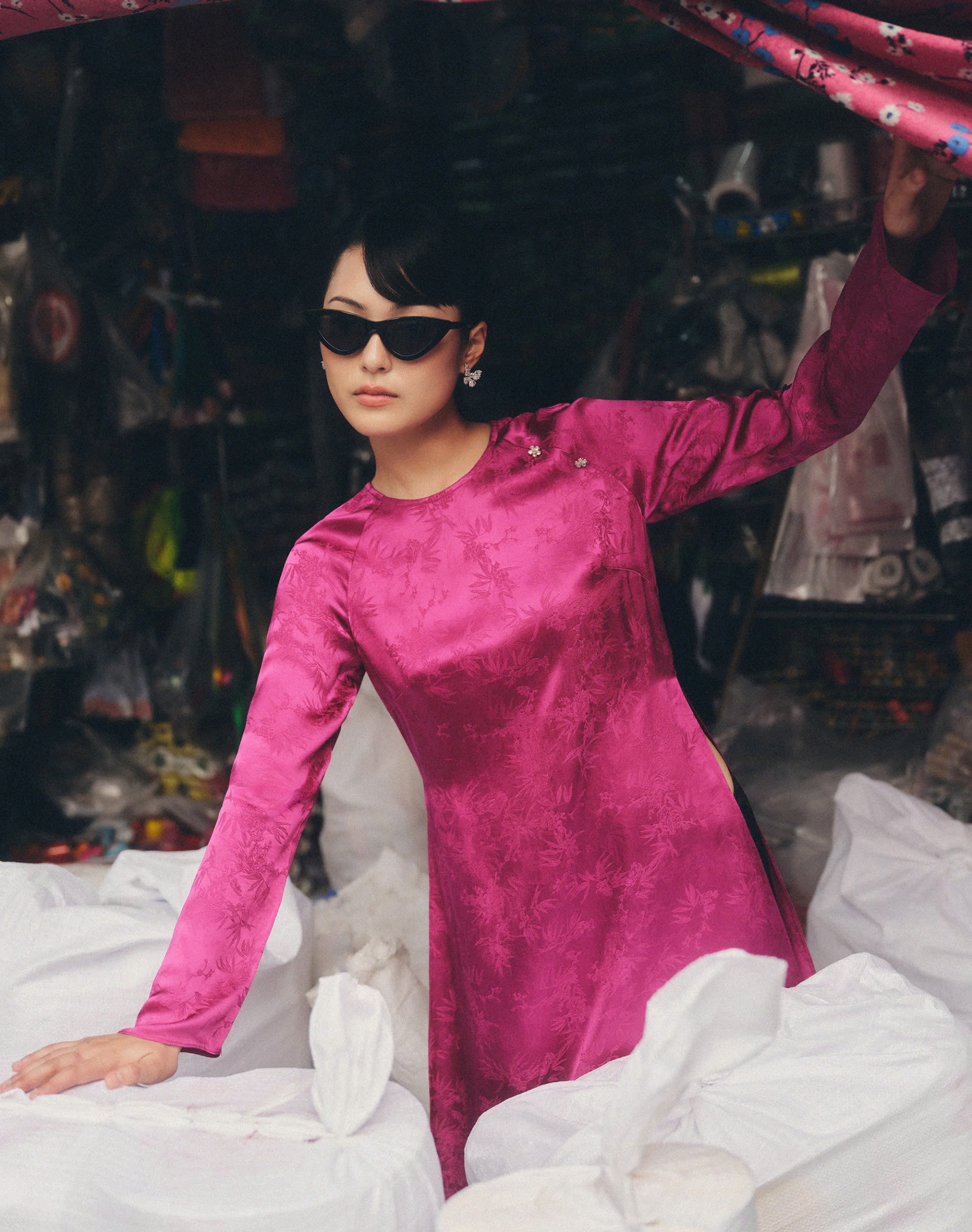 Gợi ý diện áo dài Tết thướt tha giúp tôn nét đẹp của các cô gái - 5 Gợi ý diện áo dài Tết thướt tha giúp tôn nét đẹp của các cô gái - 5