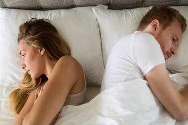 Ra tòa đòi ly hôn vì vợ đoảng, chồng muối mặt khi bị con gái bóc mẽ