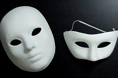 Tranh nhau làm... người tử tế