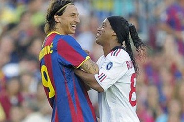 Ibrahimovic chính thức gia nhập AC Milan