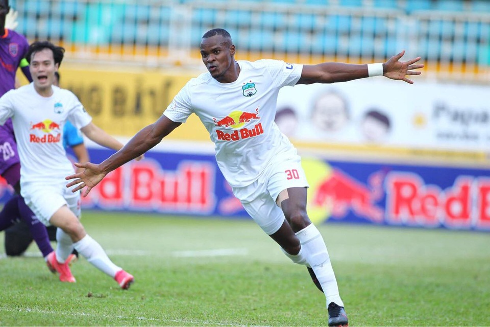 HA Gia Lai 2-2 Bình Dương: May mắn ngoảnh mặt với thầy trò Kiatisuk - 4 HA Gia Lai 2-2 Bình Dương: May mắn ngoảnh mặt với thầy trò Kiatisuk - 4