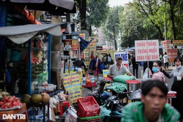 Gặp vướng khi thu phí lòng đường, hè phố, TPHCM nhờ các bộ hướng dẫn