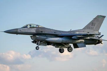 Hoa Kỳ sớm đưa chiến đấu cơ "Rắn hổ lục" do AI điều khiển vào biên chế