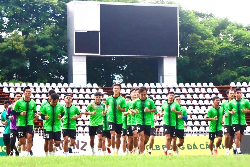 Cầu thủ đội bóng đá Cần Thơ bắt đầu được trả nợ - 1 Cầu thủ đội bóng đá Cần Thơ bắt đầu được trả nợ - 1