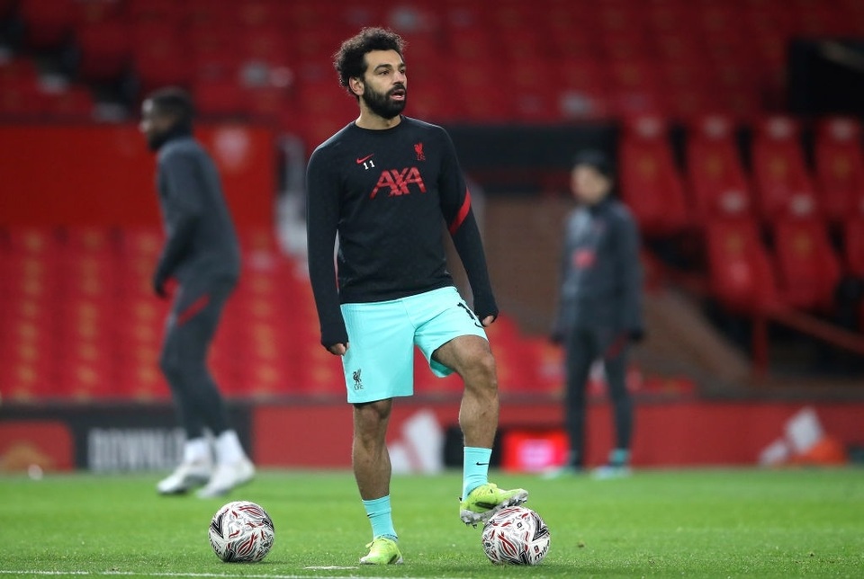 Man Utd 3-2 Liverpool: Salah lập cú đúp, Fernandes tung đòn quyết định - 17 Man Utd 3-2 Liverpool: Salah lập cú đúp, Fernandes tung đòn quyết định - 17