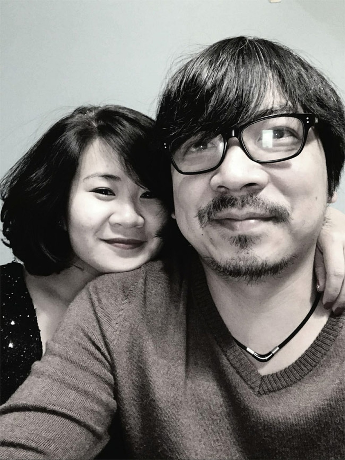Giáo sư Xoay Đinh Tiến Dũng: Ra ngoài hỏi xoáy, về nhà lại bị vợ xoay - 2 Giáo sư Xoay Đinh Tiến Dũng: Ra ngoài hỏi xoáy, về nhà lại bị vợ xoay - 2