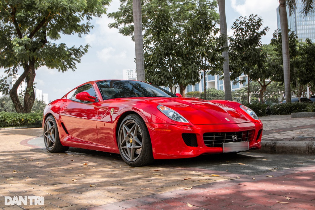 Ông Đặng Lê Nguyên Vũ mua lại hai siêu xe Ferrari hàng hiếm từng bán đi - 7 Ông Đặng Lê Nguyên Vũ mua lại hai siêu xe Ferrari hàng hiếm từng bán đi - 7