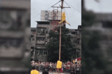 “Tôn Ngộ Không” rơi ngã từ độ cao 10m