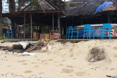 Bờ biển Đà Nẵng sạt lở nghiêm trọng