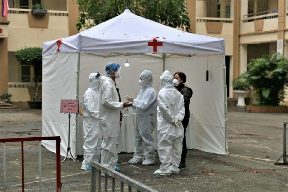 Thêm 6 ca mắc mới Covid-19, 3 trường hợp liên quan đến Bệnh viện Bạch Mai - 1