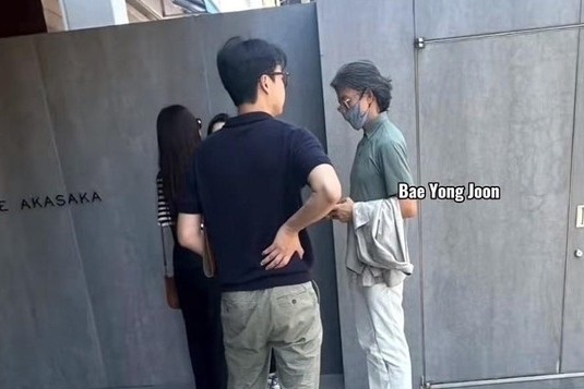 Cuộc sống kín tiếng gây tò mò của tài tử “Bản tình ca mùa đông” - 1 Cuộc sống kín tiếng gây tò mò của tài tử “Bản tình ca mùa đông”