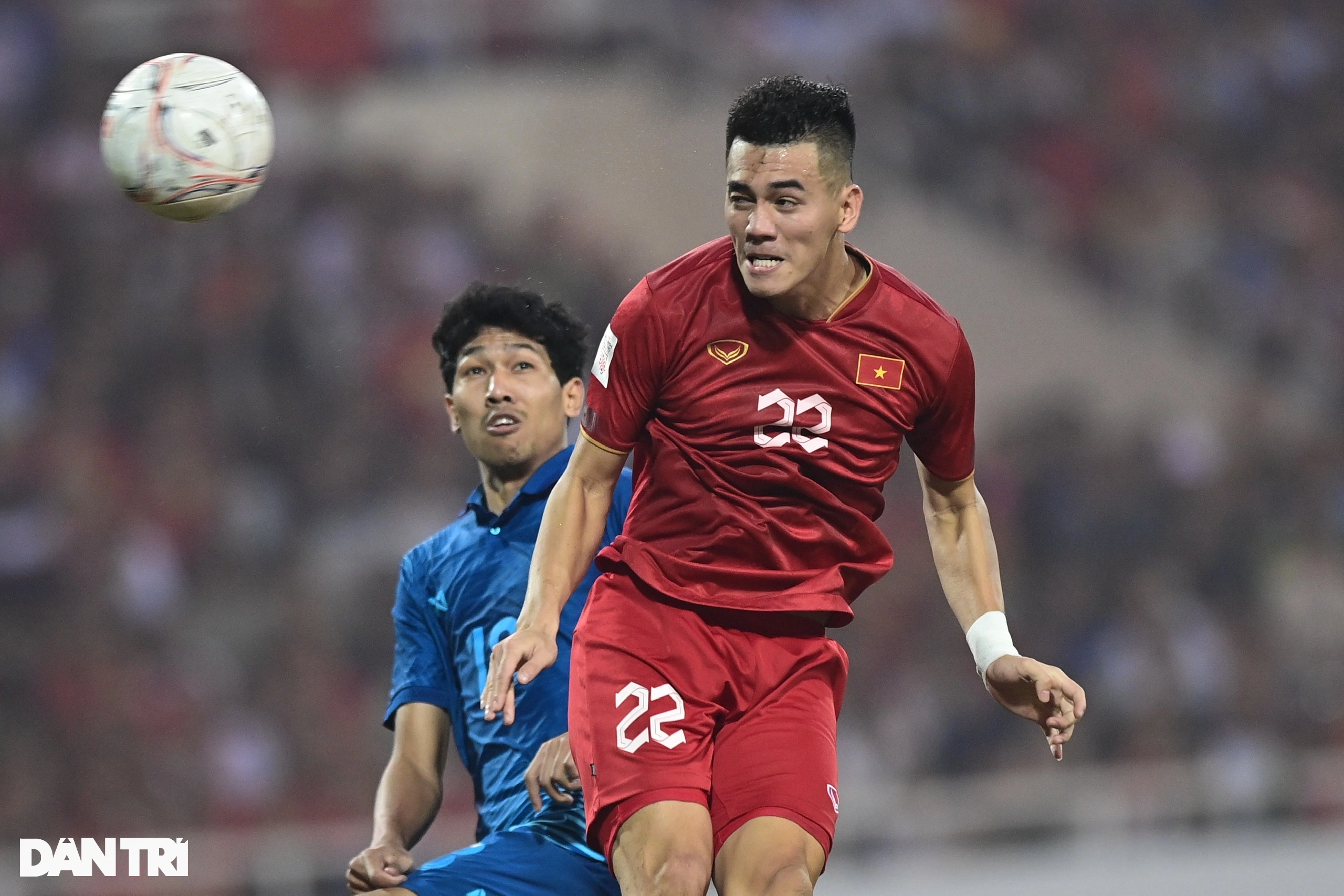 Bàn gỡ hòa 2-2 mở ra cơ hội lật ngược thế cờ cho đội tuyển Việt Nam - 2 Bàn gỡ hòa 2-2 mở ra cơ hội lật ngược thế cờ cho đội tuyển Việt Nam - 2