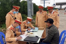 Tài xế xe khách nồng hơi men lúc sáng sớm vì "đêm qua sinh nhật"