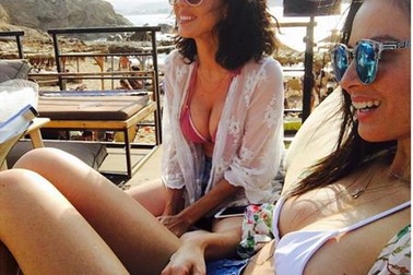 Sao và những thú vui “sang chảnh” ngày hè