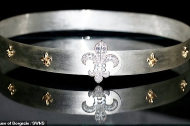 Chiếc thắt lưng đắt nhất thế giới có giá 1,8 tỷ đồng