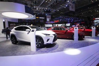 Lexus lần đầu đưa động cơ hybrid về Việt Nam