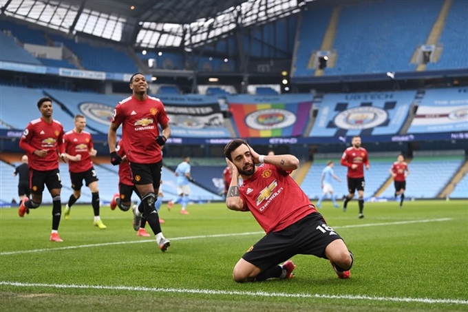 Thắng 2-0, Man Utd cắt chuỗi toàn thắng của Man City - Ảnh 1. Thắng 2-0, Man Utd cắt chuỗi toàn thắng của Man City - Ảnh 1.