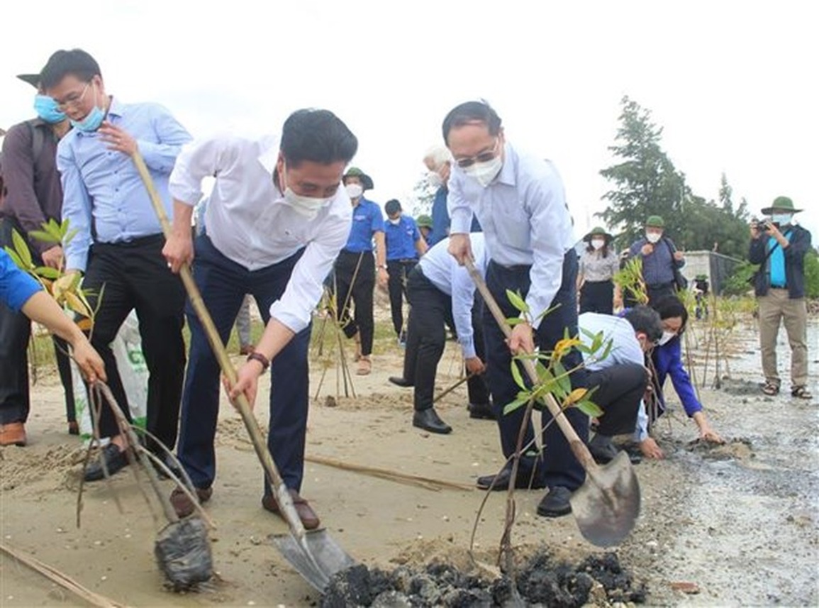 Bộ trưởng Trần Hồng Hà: Chỉ số hài lòng của người dân ở mức cao - 3 Bộ trưởng Trần Hồng Hà: Chỉ số hài lòng của người dân ở mức cao - 3