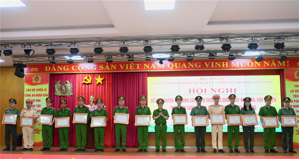 Bộ Công an yêu cầu tiếp tục điều tra mở rộng vụ án ma túy ở Quảng Ninh - 3 Bộ Công an yêu cầu tiếp tục điều tra mở rộng vụ án ma túy ở Quảng Ninh - 3