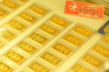 Vàng tiếp tục giảm, chênh lệch co hẹp