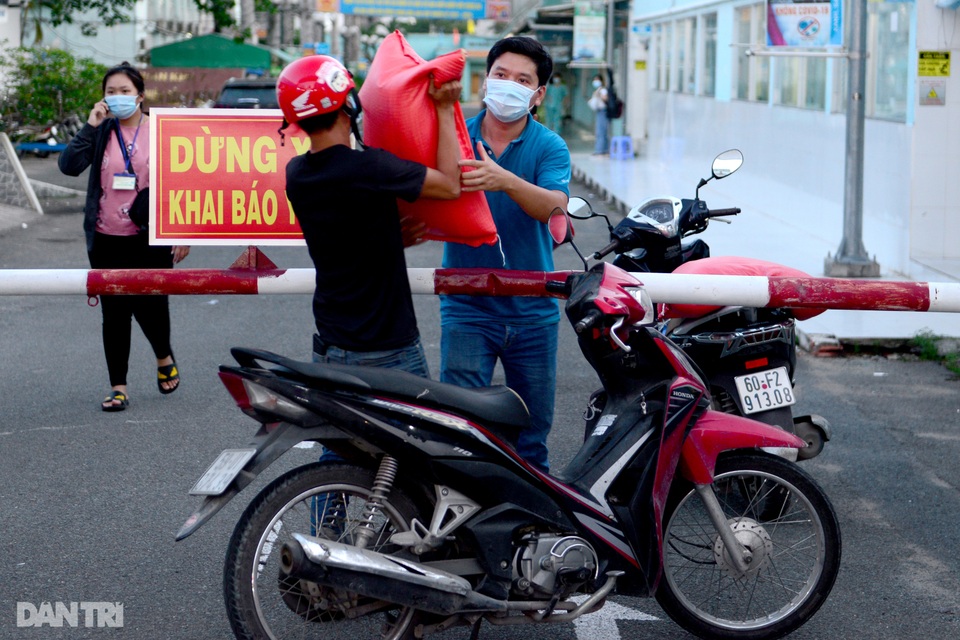 Bệnh viện Quân dân miền Đông ngừng nhận bệnh nhân, xét nghiệm hơn 500 người - 7 Bệnh viện Quân dân miền Đông ngừng nhận bệnh nhân, xét nghiệm hơn 500 người - 7