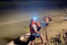 Tìm thấy nạn nhân đuối nước sau đêm trắng cứu hộ