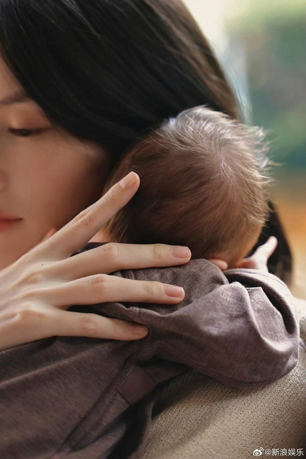 “Em bé ngậm thìa vàng” của showbiz: 3 tháng tuổi đã có hợp đồng nghệ sĩ - 3 “Em bé ngậm thìa vàng” của showbiz: 3 tháng tuổi đã có hợp đồng nghệ sĩ - 3