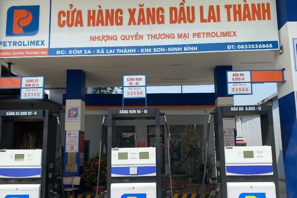 Phạt hai cây xăng tự ý đóng cửa, dừng bán không thông báo lý do - 1 Phạt hai cây xăng tự ý đóng cửa, dừng bán không thông báo lý do - 1