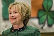 Ẩn ý đằng sau tuyên bố “sẵn sàng ra khỏi rừng” của bà Clinton