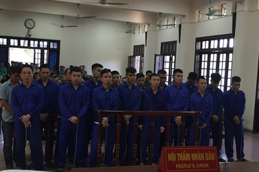 Tuyên phạt 17 bị cáo trong vụ “động lắc” đình đám đất Cảng