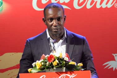 Danh thủ Dwight Yorke đến Việt Nam