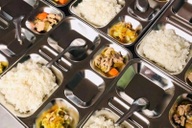 Hà Nội thay đổi lớn về tổ chức ăn bán trú: Lựa chọn nhà cung cấp thế nào?