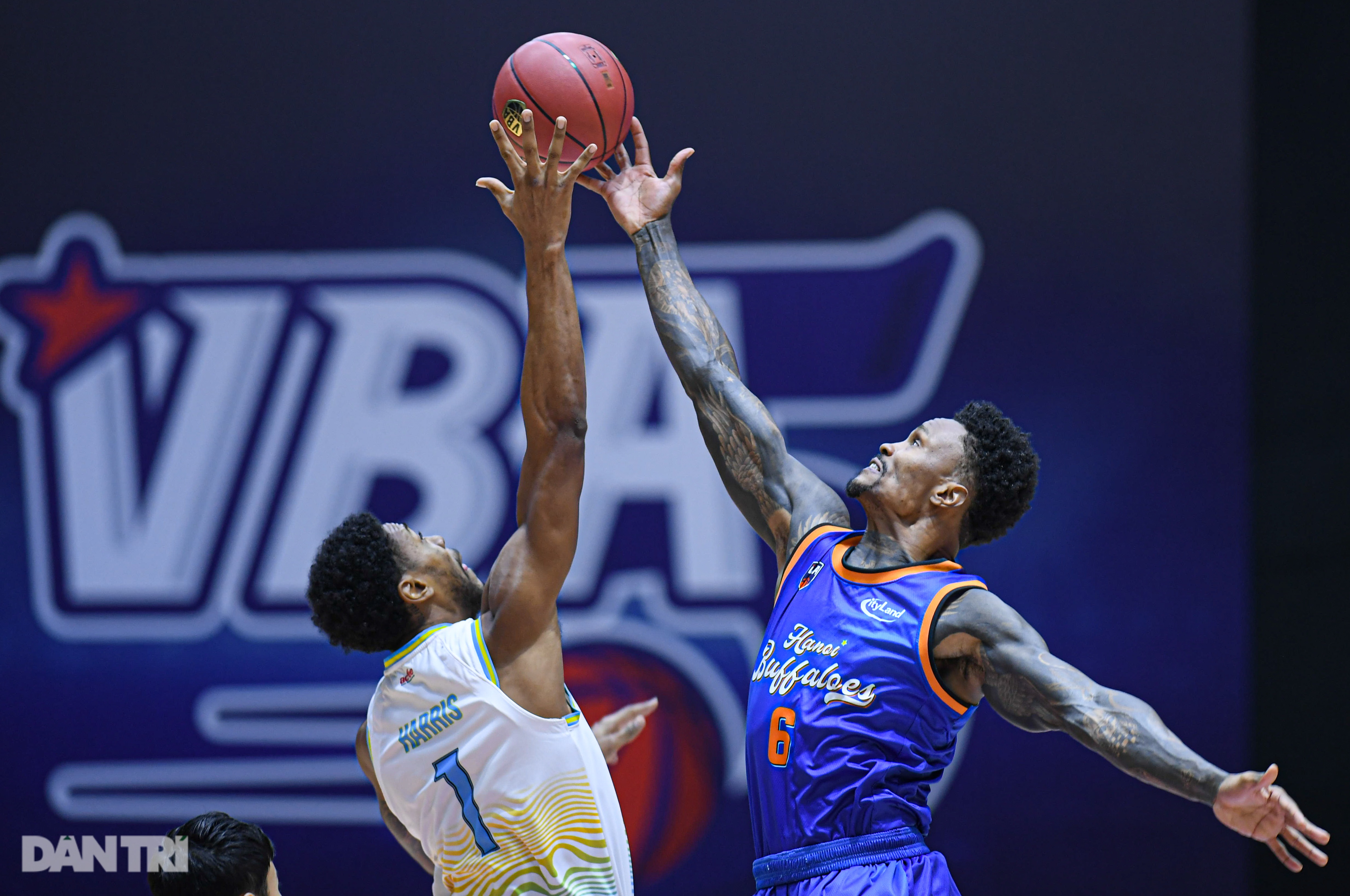 Hanoi Buffaloes chiếm vị trí thứ 3 bằng chiến thắng đầy ấn tượng - 1