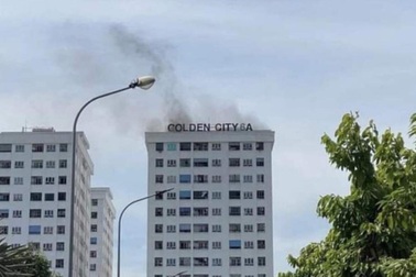 Cháy chung cư Golden City 6, nhiều người hoảng hốt chạy thoát thân