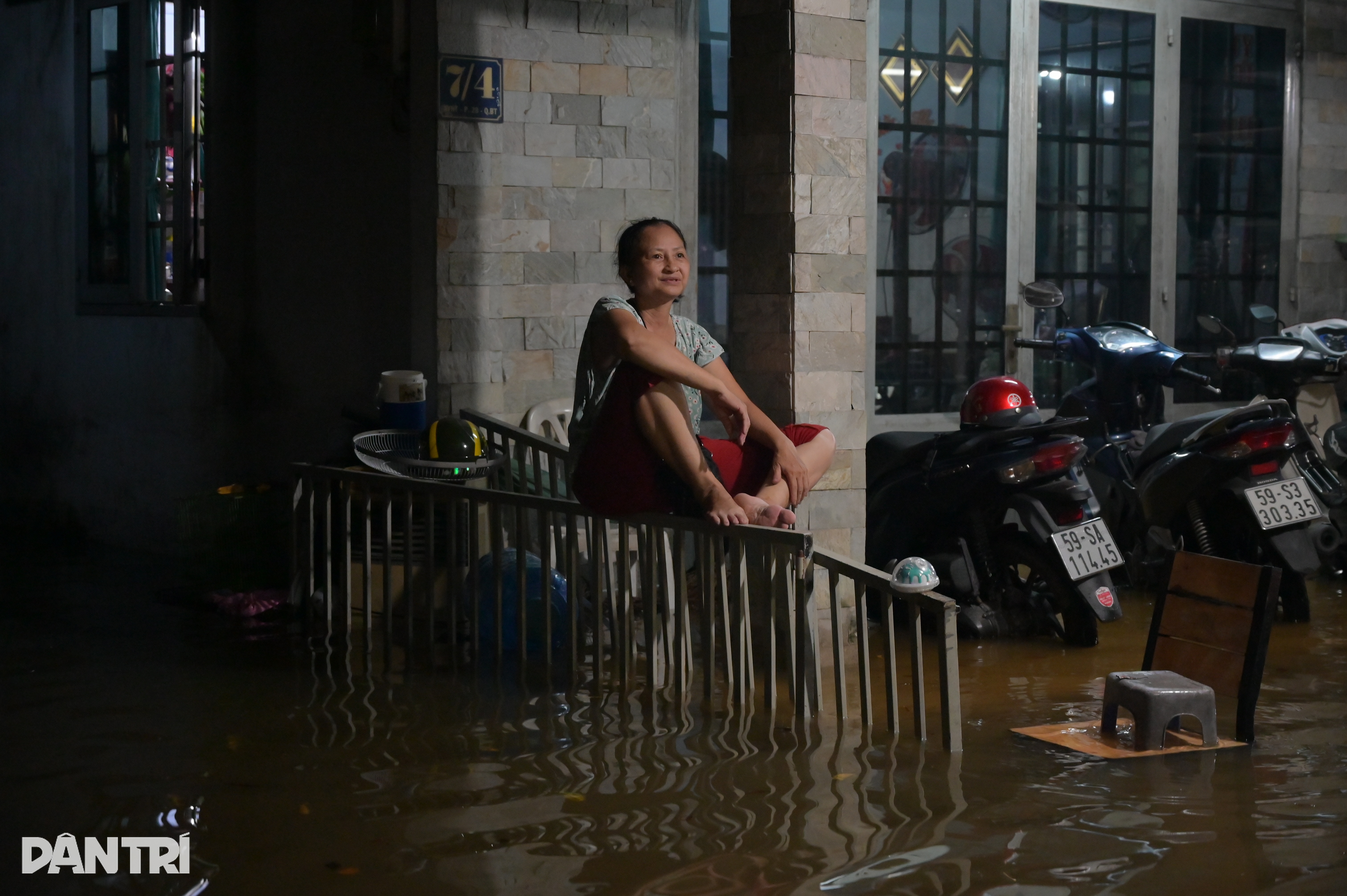 Nhà dân hở hàm ếch, sập tường sau triều cường ở TPHCM - 3 Nhà dân hở hàm ếch, sập tường sau triều cường ở TPHCM - 3