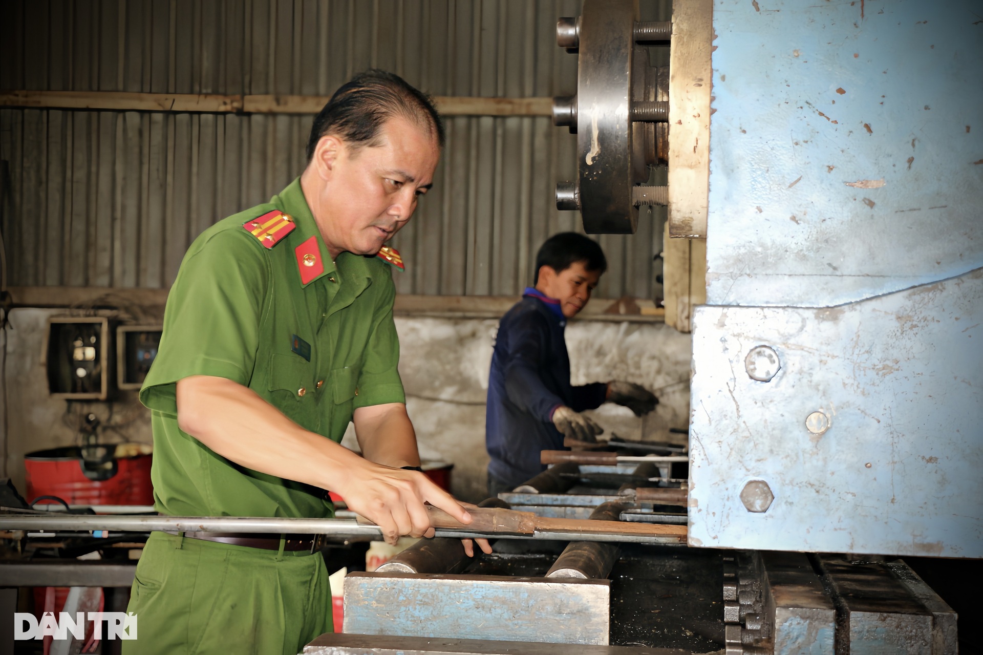 Cận cảnh quá trình tiêu hủy hàng nghìn loại vũ khí, súng ở An Giang - 5 Cận cảnh quá trình tiêu hủy hàng nghìn loại vũ khí, súng ở An Giang - 5