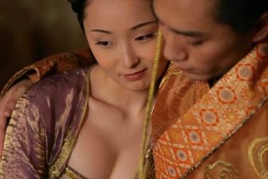 Mỹ nữ siêu vòng một của Trương Nghệ Mưu giờ ra sao?